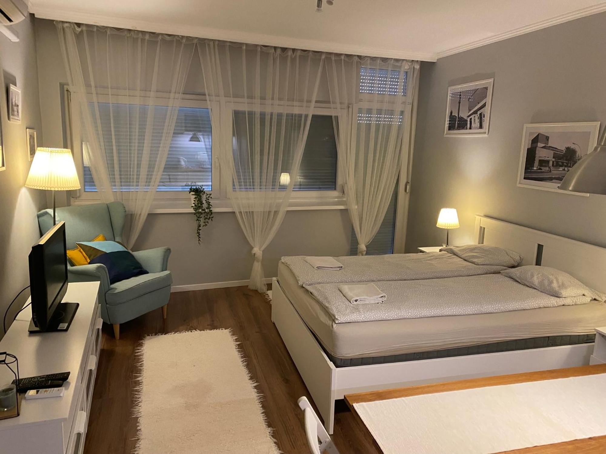 B&B Apartman Eger Exteriör bild