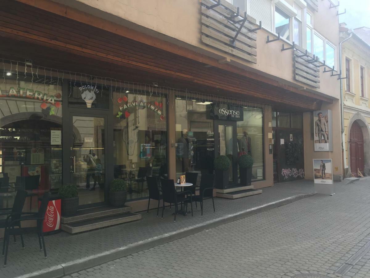 B&B Apartman Eger Exteriör bild
